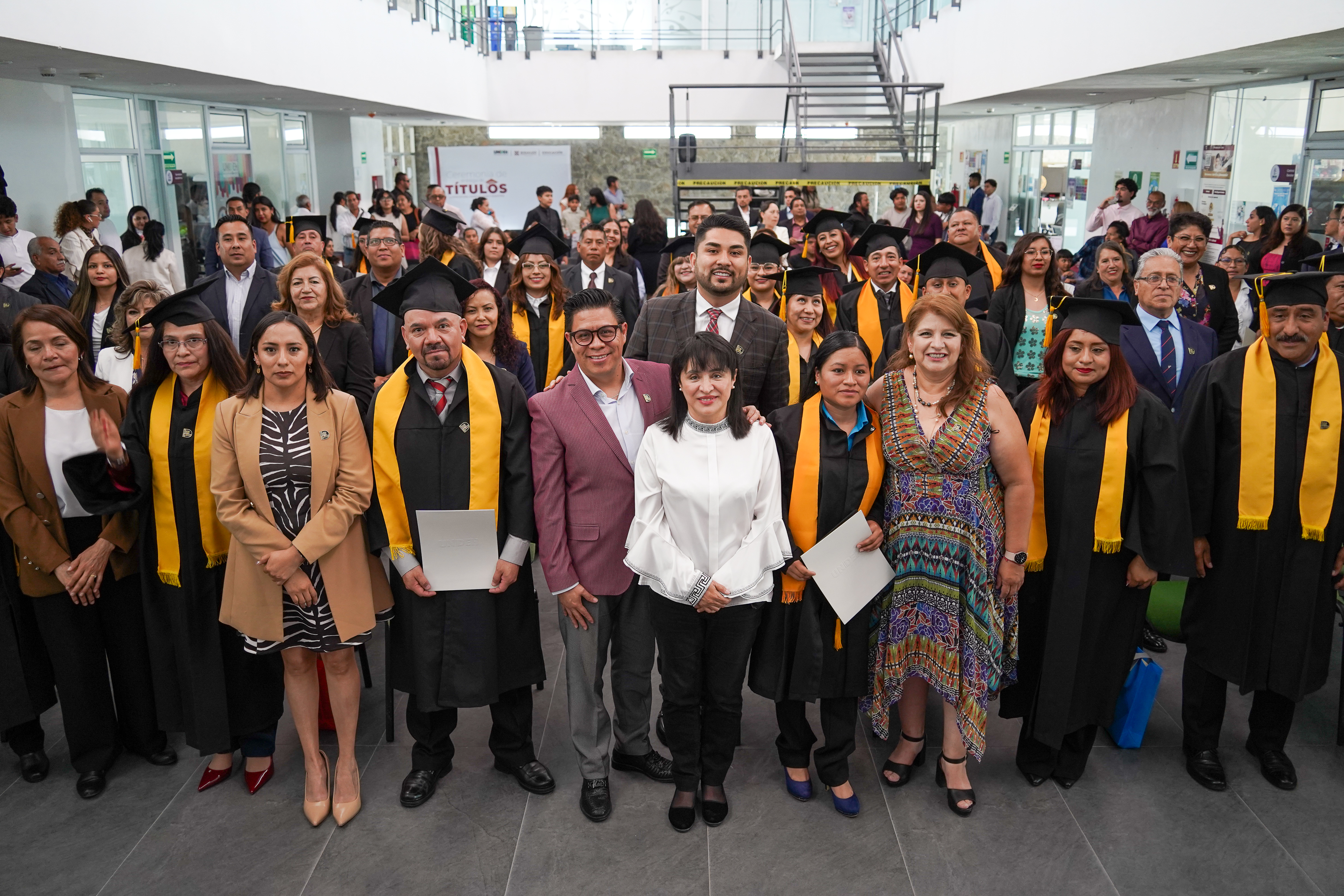 UNIDEH entrega 47 títulos y es reconocida como Universidad Promotora de la Salud